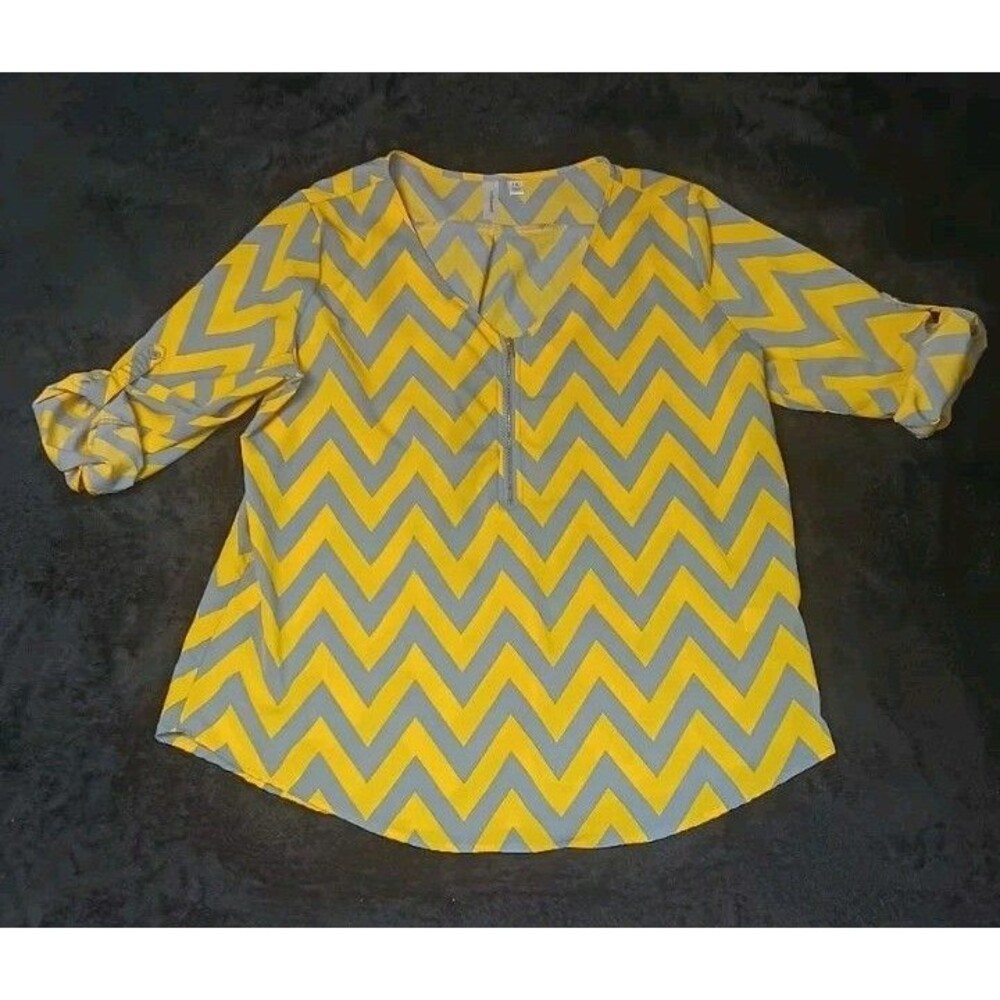 Tacera 3/4 Roll Tab Sleeve Tunic Blouse 1X Yellow Gray Chevron Zig Zag Retro Mod